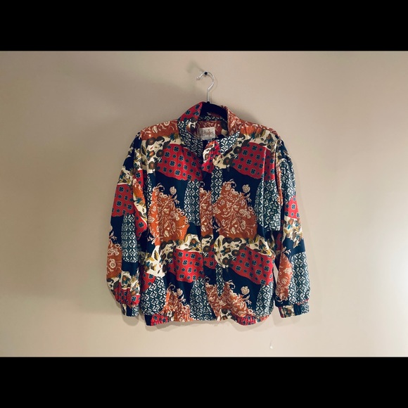 Patterned wind breaker! - Picture 2 of 2